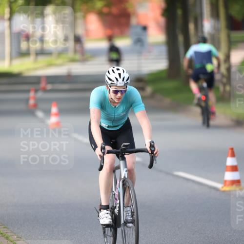 10.08.2025 - GEWOBA Citytriathlon Bremen Yannick Fuchs http://msf.ph/oto/8562240 10.08.2025 14:27:40 Radfahren 156, 194, 320, 322, 363 meine-sportfotos.de