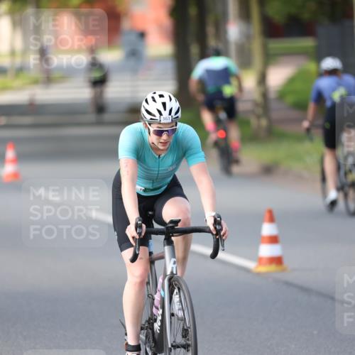 10.08.2025 - GEWOBA Citytriathlon Bremen Yannick Fuchs http://msf.ph/oto/8562242 10.08.2025 14:27:40 Radfahren 156, 194, 320, 322, 363 meine-sportfotos.de
