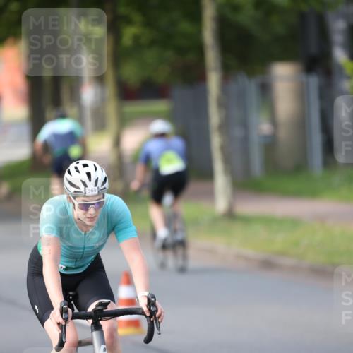 10.08.2025 - GEWOBA Citytriathlon Bremen Yannick Fuchs http://msf.ph/oto/8562244 10.08.2025 14:27:40 Radfahren 156, 194, 320, 322, 363 meine-sportfotos.de