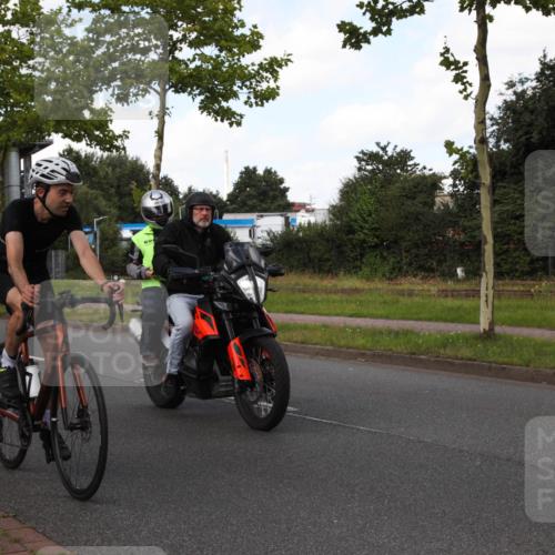 10.08.2025 - GEWOBA Citytriathlon Bremen Yannick Fuchs http://msf.ph/oto/8562246 10.08.2025 12:26:09 Radfahren 608, 611, 661, 730, 755, 786, 808, 842, 865, 871, 911, 1014 meine-sportfotos.de