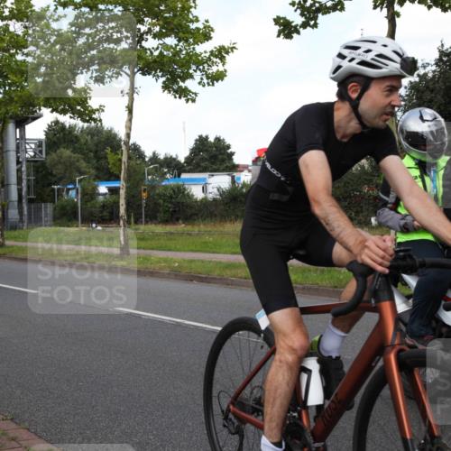 10.08.2025 - GEWOBA Citytriathlon Bremen Yannick Fuchs http://msf.ph/oto/8562248 10.08.2025 12:26:09 Radfahren 608, 611, 661, 730, 755, 786, 808, 842, 865, 871, 911, 1014 meine-sportfotos.de