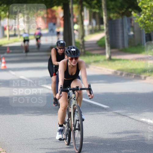 10.08.2025 - GEWOBA Citytriathlon Bremen Yannick Fuchs http://msf.ph/oto/8562249 10.08.2025 14:28:19 Radfahren 70, 382, 401, 448 meine-sportfotos.de
