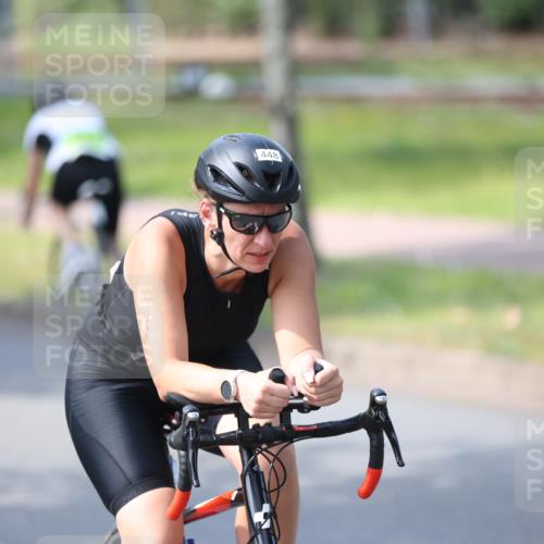 10.08.2025 - GEWOBA Citytriathlon Bremen Yannick Fuchs http://msf.ph/oto/8562255 10.08.2025 14:28:20 Radfahren 70, 382, 401, 448 meine-sportfotos.de