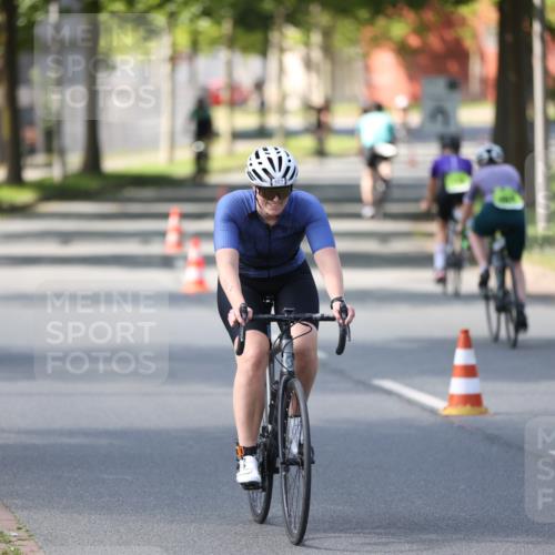 10.08.2025 - GEWOBA Citytriathlon Bremen Yannick Fuchs http://msf.ph/oto/8562259 10.08.2025 14:28:32 Radfahren 237, 367, 401, 448, 467, 483 meine-sportfotos.de