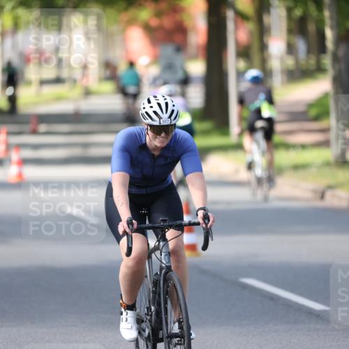 10.08.2025 - GEWOBA Citytriathlon Bremen Yannick Fuchs http://msf.ph/oto/8562264 10.08.2025 14:28:32 Radfahren 237, 367, 401, 448, 467, 483 meine-sportfotos.de