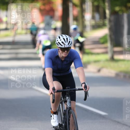 10.08.2025 - GEWOBA Citytriathlon Bremen Yannick Fuchs http://msf.ph/oto/8562267 10.08.2025 14:28:32 Radfahren 237, 367, 401, 448, 467, 483 meine-sportfotos.de