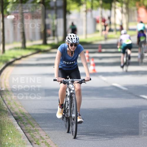 10.08.2025 - GEWOBA Citytriathlon Bremen Yannick Fuchs http://msf.ph/oto/8562270 10.08.2025 14:28:33 Radfahren 171, 237, 367, 401, 467, 483 meine-sportfotos.de