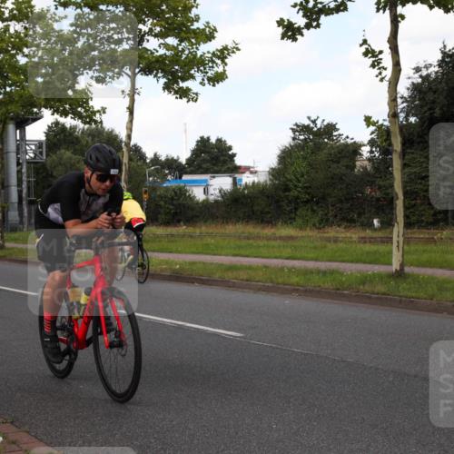 10.08.2025 - GEWOBA Citytriathlon Bremen Yannick Fuchs http://msf.ph/oto/8562271 10.08.2025 12:26:28 Radfahren 574, 608, 628, 668, 731, 808, 837, 903, 930, 972 meine-sportfotos.de