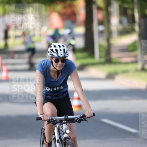 10.08.2025 - GEWOBA Citytriathlon Bremen Yannick Fuchs http://msf.ph/oto/8562275 10.08.2025 14:28:34 Radfahren 171, 237, 367, 401, 467, 483 meine-sportfotos.de