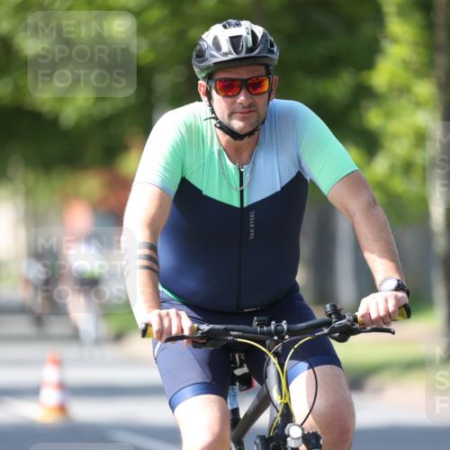 10.08.2025 - GEWOBA Citytriathlon Bremen Yannick Fuchs http://msf.ph/oto/8562280 10.08.2025 14:28:43 Radfahren 171, 193, 237, 350, 367, 401, 467, 483 meine-sportfotos.de