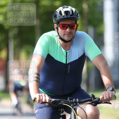 10.08.2025 - GEWOBA Citytriathlon Bremen Yannick Fuchs http://msf.ph/oto/8562281 10.08.2025 14:28:43 Radfahren 171, 193, 237, 350, 367, 401, 467, 483 meine-sportfotos.de