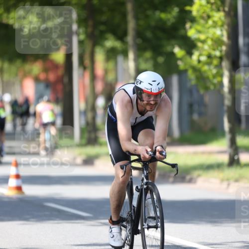 10.08.2025 - GEWOBA Citytriathlon Bremen Yannick Fuchs http://msf.ph/oto/8562290 10.08.2025 14:28:45 Radfahren 171, 193, 237, 350, 367, 403, 467, 483 meine-sportfotos.de