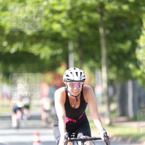 10.08.2025 - GEWOBA Citytriathlon Bremen Yannick Fuchs http://msf.ph/oto/8562293 10.08.2025 14:28:45 Radfahren 171, 193, 237, 350, 367, 403, 467, 483 meine-sportfotos.de