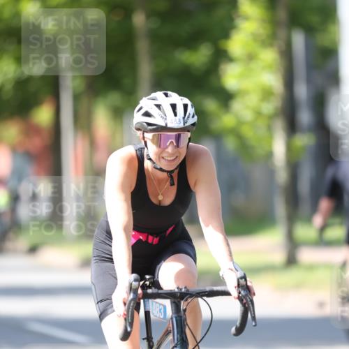10.08.2025 - GEWOBA Citytriathlon Bremen Yannick Fuchs http://msf.ph/oto/8562296 10.08.2025 14:28:45 Radfahren 171, 193, 237, 350, 367, 403, 467, 483 meine-sportfotos.de