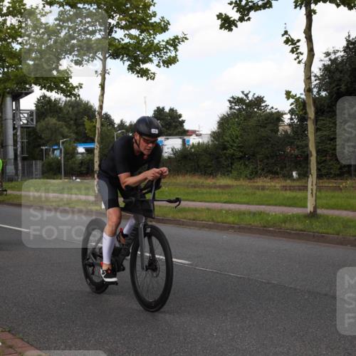 10.08.2025 - GEWOBA Citytriathlon Bremen Yannick Fuchs http://msf.ph/oto/8562302 10.08.2025 12:26:49 Radfahren 644, 668, 703, 710, 846, 889, 903, 928, 939, 946, 948 meine-sportfotos.de