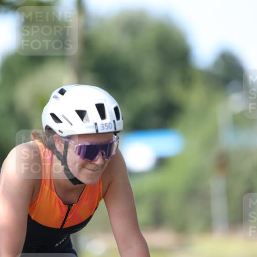 10.08.2025 - GEWOBA Citytriathlon Bremen Yannick Fuchs http://msf.ph/oto/8562313 10.08.2025 14:28:49 Radfahren 168, 171, 193, 237, 350, 403, 467, 483 meine-sportfotos.de