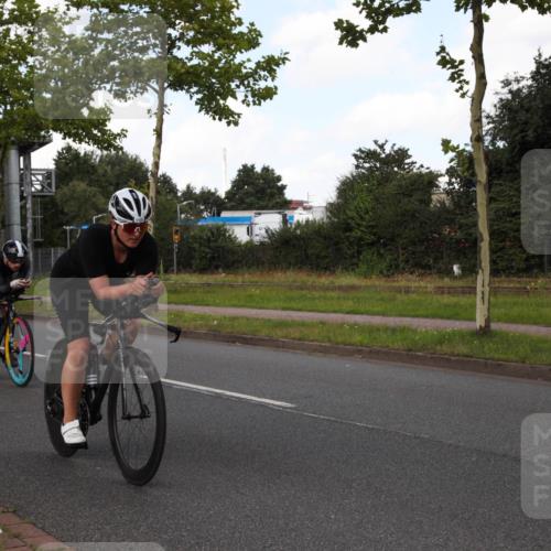 10.08.2025 - GEWOBA Citytriathlon Bremen Yannick Fuchs http://msf.ph/oto/8562317 10.08.2025 12:26:59 Radfahren 607, 644, 703, 727, 846, 889, 928, 946, 948, 1003 meine-sportfotos.de