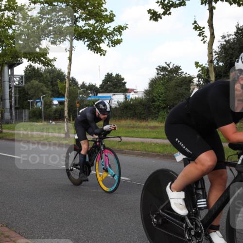 10.08.2025 - GEWOBA Citytriathlon Bremen Yannick Fuchs http://msf.ph/oto/8562319 10.08.2025 12:26:59 Radfahren 607, 644, 703, 727, 846, 889, 928, 946, 948, 1003 meine-sportfotos.de