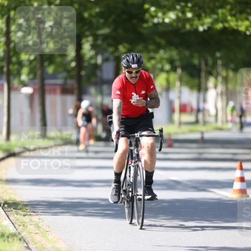 10.08.2025 - GEWOBA Citytriathlon Bremen Yannick Fuchs http://msf.ph/oto/8562321 10.08.2025 14:28:55 Radfahren 168, 171, 172, 193, 321, 350, 403, 483 meine-sportfotos.de