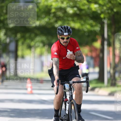 10.08.2025 - GEWOBA Citytriathlon Bremen Yannick Fuchs http://msf.ph/oto/8562322 10.08.2025 14:28:56 Radfahren 168, 171, 172, 193, 321, 350, 403 meine-sportfotos.de