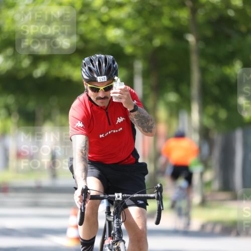 10.08.2025 - GEWOBA Citytriathlon Bremen Yannick Fuchs http://msf.ph/oto/8562326 10.08.2025 14:28:56 Radfahren 168, 171, 172, 193, 321, 350, 403 meine-sportfotos.de