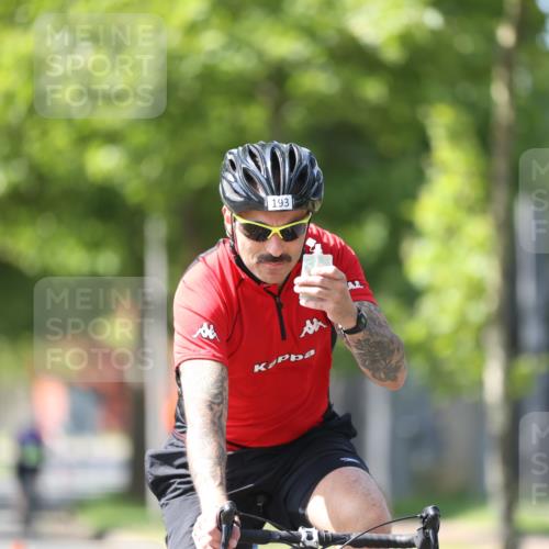 10.08.2025 - GEWOBA Citytriathlon Bremen Yannick Fuchs http://msf.ph/oto/8562330 10.08.2025 14:28:56 Radfahren 168, 171, 172, 193, 321, 350, 403 meine-sportfotos.de