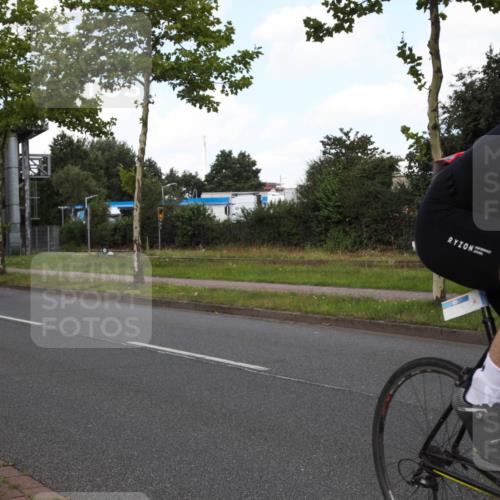 10.08.2025 - GEWOBA Citytriathlon Bremen Yannick Fuchs http://msf.ph/oto/8562338 10.08.2025 12:27:11 Radfahren 586, 607, 633, 727, 918, 962, 1003 meine-sportfotos.de