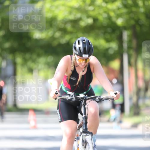 10.08.2025 - GEWOBA Citytriathlon Bremen Yannick Fuchs http://msf.ph/oto/8562349 10.08.2025 14:29:01 Radfahren 168, 172, 193, 321, 350, 403 meine-sportfotos.de