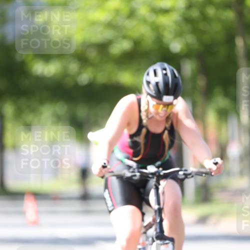 10.08.2025 - GEWOBA Citytriathlon Bremen Yannick Fuchs http://msf.ph/oto/8562352 10.08.2025 14:29:01 Radfahren 168, 172, 193, 321, 350, 403 meine-sportfotos.de