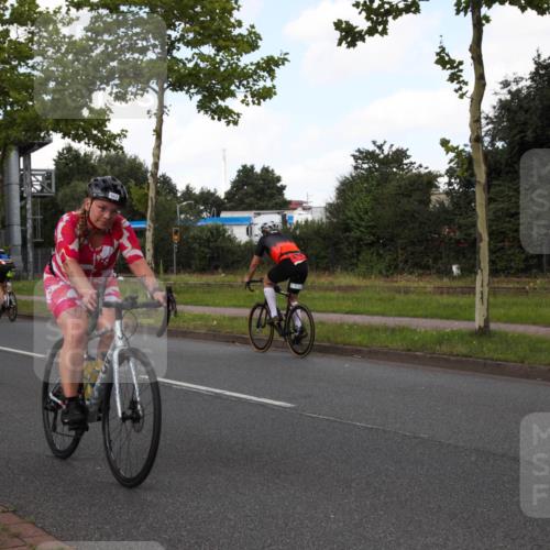 10.08.2025 - GEWOBA Citytriathlon Bremen Yannick Fuchs http://msf.ph/oto/8562355 10.08.2025 12:27:24 Radfahren 568, 586, 633, 792, 835, 918, 929, 962, 1038 meine-sportfotos.de
