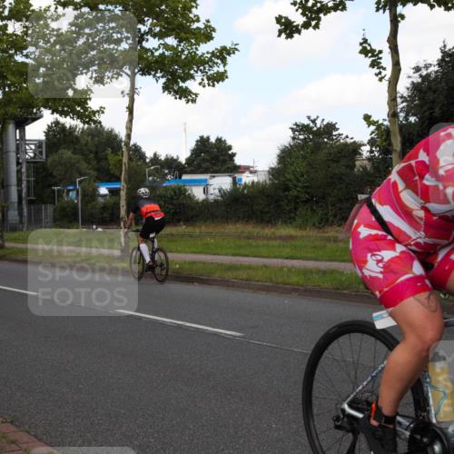 10.08.2025 - GEWOBA Citytriathlon Bremen Yannick Fuchs http://msf.ph/oto/8562357 10.08.2025 12:27:24 Radfahren 568, 586, 633, 792, 835, 918, 929, 962, 1038 meine-sportfotos.de