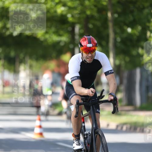 10.08.2025 - GEWOBA Citytriathlon Bremen Yannick Fuchs http://msf.ph/oto/8562360 10.08.2025 14:29:06 Radfahren 168, 172, 188, 321, 403, 447 meine-sportfotos.de