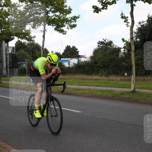 10.08.2025 - GEWOBA Citytriathlon Bremen Yannick Fuchs http://msf.ph/oto/8562363 10.08.2025 12:27:28 Radfahren 568, 586, 633, 647, 792, 835, 929, 962, 1038 meine-sportfotos.de