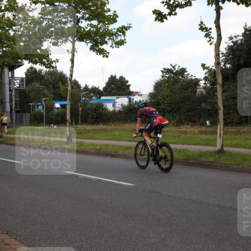 10.08.2025 - GEWOBA Citytriathlon Bremen Yannick Fuchs http://msf.ph/oto/8562380 10.08.2025 12:27:38 Radfahren 568, 647, 792, 819, 835, 929, 963, 1038 meine-sportfotos.de