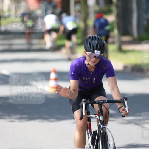 10.08.2025 - GEWOBA Citytriathlon Bremen Yannick Fuchs http://msf.ph/oto/8562381 10.08.2025 14:29:30 Radfahren 117, 179, 206, 212, 351, 365, 373, 389, 405, 466, 487, 517 meine-sportfotos.de