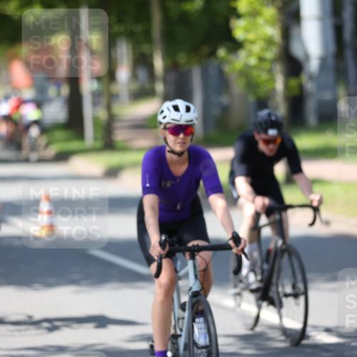 10.08.2025 - GEWOBA Citytriathlon Bremen Yannick Fuchs http://msf.ph/oto/8562390 10.08.2025 14:29:35 Radfahren 117, 179, 206, 212, 226, 351, 365, 373, 405, 466, 487, 517 meine-sportfotos.de