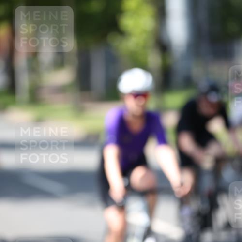 10.08.2025 - GEWOBA Citytriathlon Bremen Yannick Fuchs http://msf.ph/oto/8562392 10.08.2025 14:29:35 Radfahren 117, 179, 206, 212, 226, 351, 365, 373, 405, 466, 487, 517 meine-sportfotos.de