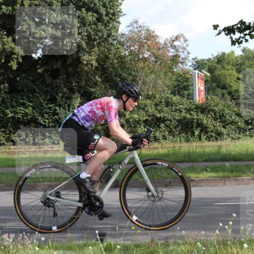 10.08.2025 - GEWOBA Citytriathlon Bremen Yannick Fuchs http://msf.ph/oto/8562405 10.08.2025 10:40:00 Radfahren 55, 57, 61, 77, 79, 91, 143, 197, 227, 398, 496 meine-sportfotos.de