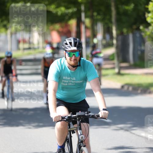 10.08.2025 - GEWOBA Citytriathlon Bremen Yannick Fuchs http://msf.ph/oto/8562409 10.08.2025 14:29:37 Radfahren 117, 179, 206, 212, 226, 351, 365, 373, 405, 466, 487, 517 meine-sportfotos.de
