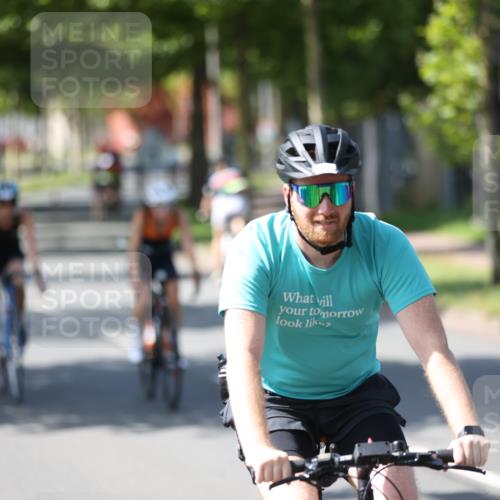 10.08.2025 - GEWOBA Citytriathlon Bremen Yannick Fuchs http://msf.ph/oto/8562413 10.08.2025 14:29:37 Radfahren 117, 179, 206, 212, 226, 351, 365, 373, 405, 466, 487, 517 meine-sportfotos.de