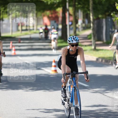 10.08.2025 - GEWOBA Citytriathlon Bremen Yannick Fuchs http://msf.ph/oto/8562421 10.08.2025 14:29:38 Radfahren 117, 179, 206, 212, 226, 351, 365, 373, 405, 466, 468, 487, 517 meine-sportfotos.de