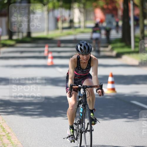 10.08.2025 - GEWOBA Citytriathlon Bremen Yannick Fuchs http://msf.ph/oto/8562429 10.08.2025 14:29:39 Radfahren 117, 179, 206, 212, 226, 275, 351, 365, 373, 405, 466, 468, 487, 517 meine-sportfotos.de