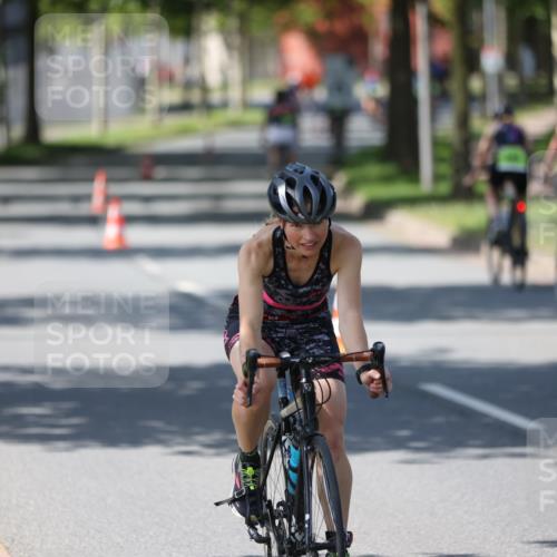 10.08.2025 - GEWOBA Citytriathlon Bremen Yannick Fuchs http://msf.ph/oto/8562431 10.08.2025 14:29:39 Radfahren 117, 179, 206, 212, 226, 275, 351, 365, 373, 405, 466, 468, 487, 517 meine-sportfotos.de