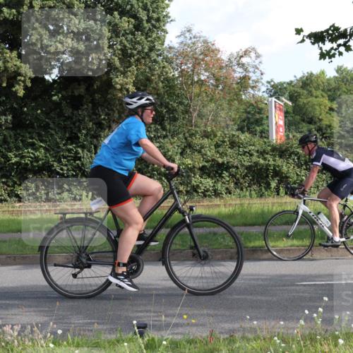 10.08.2025 - GEWOBA Citytriathlon Bremen Yannick Fuchs http://msf.ph/oto/8562432 10.08.2025 10:40:05 Radfahren 55, 57, 61, 77, 79, 91, 135, 197, 227, 398, 496 meine-sportfotos.de