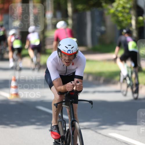 10.08.2025 - GEWOBA Citytriathlon Bremen Yannick Fuchs http://msf.ph/oto/8562443 10.08.2025 14:29:42 Radfahren 117, 179, 212, 226, 275, 327, 351, 373, 405, 466, 468, 487, 517 meine-sportfotos.de