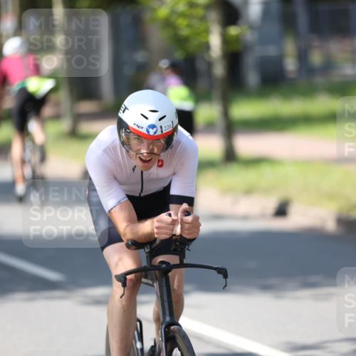 10.08.2025 - GEWOBA Citytriathlon Bremen Yannick Fuchs http://msf.ph/oto/8562445 10.08.2025 14:29:42 Radfahren 117, 179, 212, 226, 275, 327, 351, 373, 405, 466, 468, 487, 517 meine-sportfotos.de