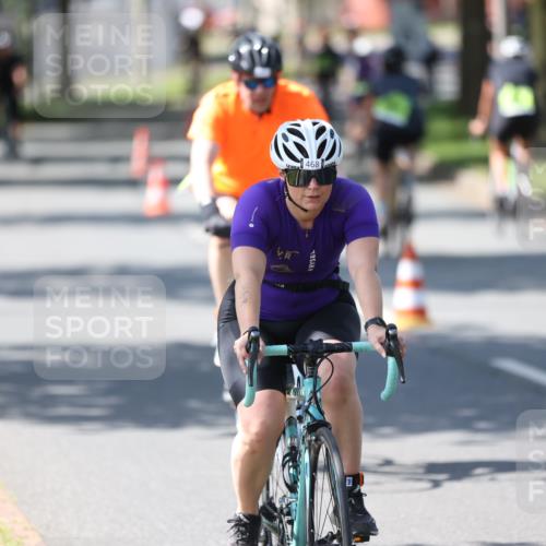 10.08.2025 - GEWOBA Citytriathlon Bremen Yannick Fuchs http://msf.ph/oto/8562460 10.08.2025 14:29:55 Radfahren 42, 95, 112, 183, 226, 275, 315, 327, 337, 454, 468 meine-sportfotos.de