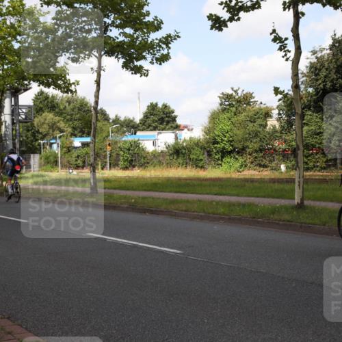 10.08.2025 - GEWOBA Citytriathlon Bremen Yannick Fuchs http://msf.ph/oto/8562463 10.08.2025 12:28:29 Radfahren 612, 622, 625, 629, 685, 732, 812, 816, 828, 941, 980, 981 meine-sportfotos.de