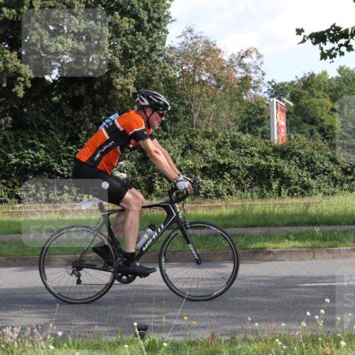 10.08.2025 - GEWOBA Citytriathlon Bremen Yannick Fuchs http://msf.ph/oto/8562469 10.08.2025 10:40:11 Radfahren 1, 11, 47, 55, 57, 61, 79, 91, 135, 197, 227, 398 meine-sportfotos.de