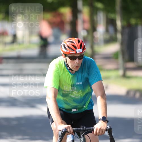 10.08.2025 - GEWOBA Citytriathlon Bremen Yannick Fuchs http://msf.ph/oto/8562480 10.08.2025 14:30:02 Radfahren 42, 95, 112, 183, 275, 315, 327, 337, 400, 402, 429, 454, 468 meine-sportfotos.de